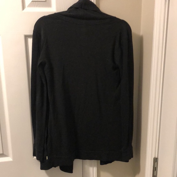 Aritzia (TNA) long sleeve open sweater with pockets. - Picture 3 of 3